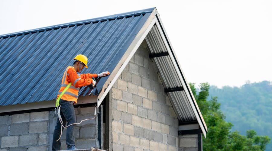 Professional gutter cleaning in Cowan, TN